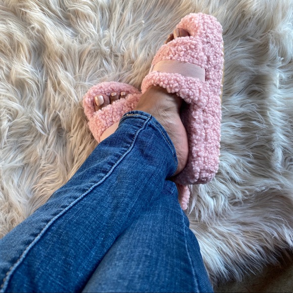 Vegan Sherpa Mauve Slippers Slides - Picture 5 of 7